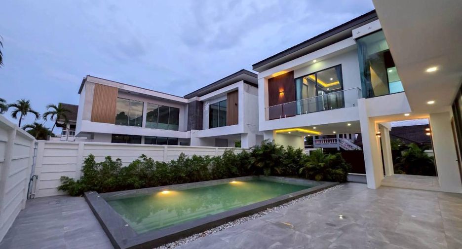 For sale 3 bedrooms villa in Bang Lamung, Chonburi