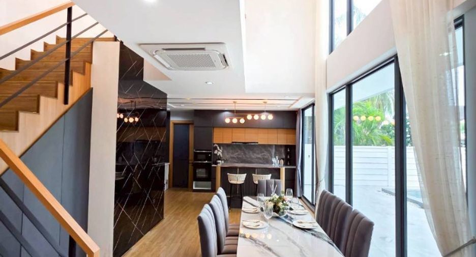 For sale 3 bedrooms villa in Bang Lamung, Chonburi