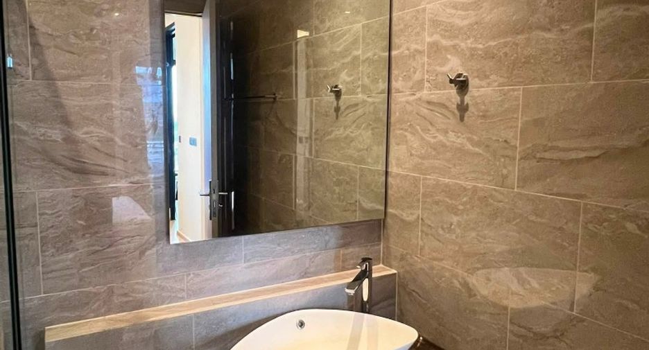 For rent 1 bed condo in Huai Khwang, Bangkok