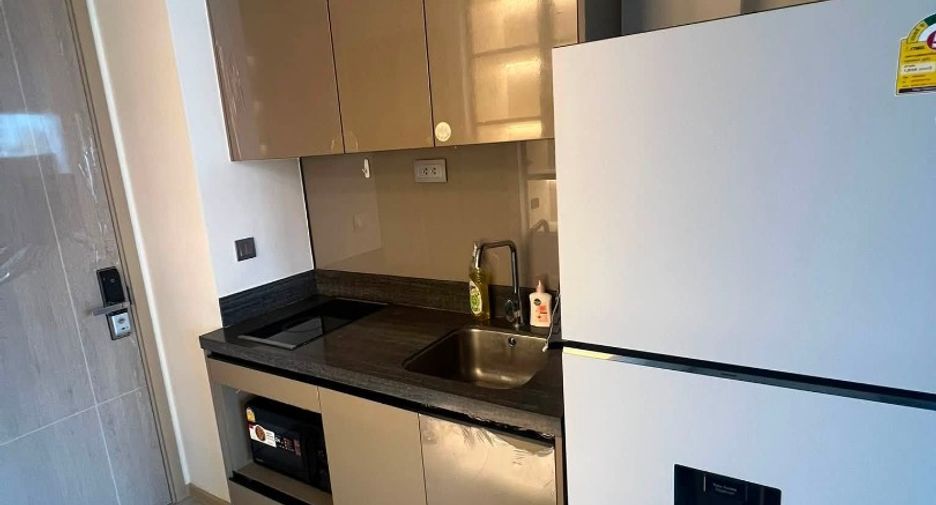 For rent 1 bed condo in Huai Khwang, Bangkok