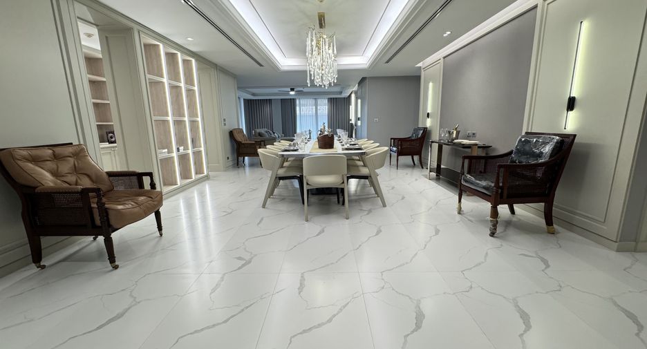 For rent 4 bedrooms apartment in Watthana, Bangkok