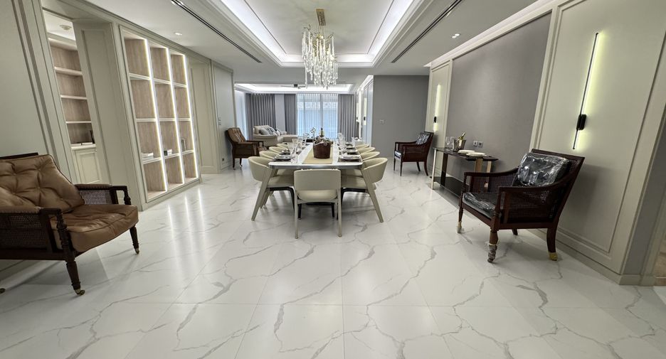 For rent 4 bedrooms apartment in Watthana, Bangkok