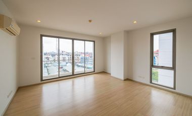 For sale 3 bedrooms condo in Bang Lamung, Chonburi