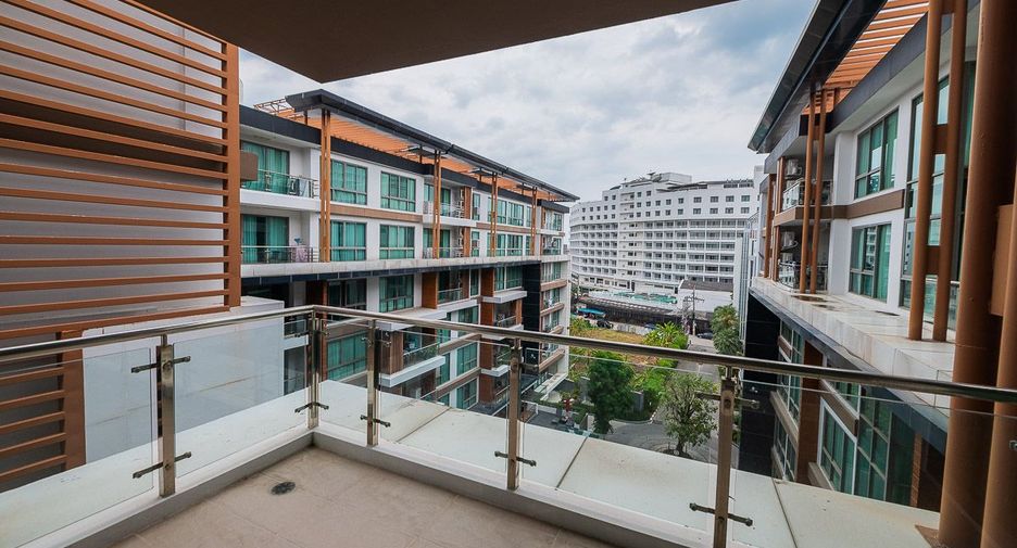 For sale 3 bedrooms condo in Bang Lamung, Chonburi