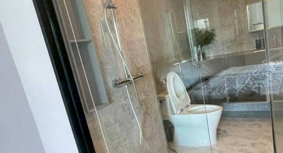 For sale 3 ベッドルーム condo in Khlong Toei, Bangkok
