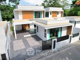 For sale 4 ベッドルーム villa in Bang Lamung, Chonburi