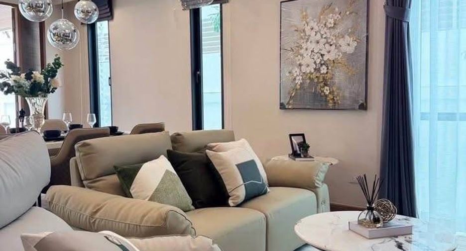 For sale 4 ベッドルーム villa in Jomtien, Pattaya