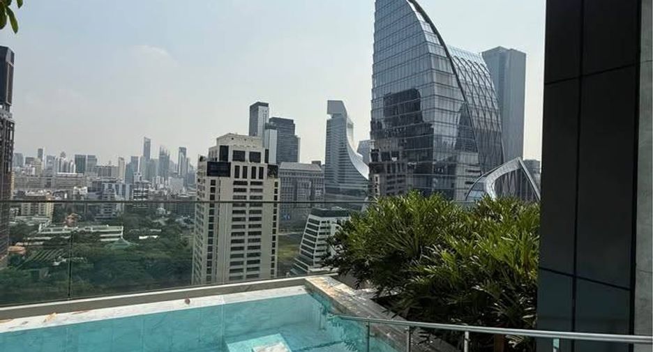 For rent and for sale 2 bedrooms condo in Pathum Wan, Bangkok