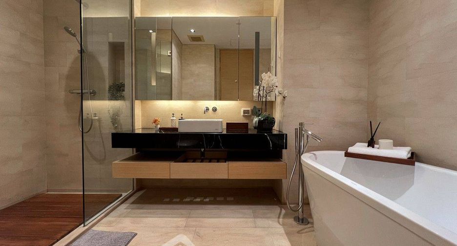 For rent 2 bedrooms condo in Sathon, Bangkok