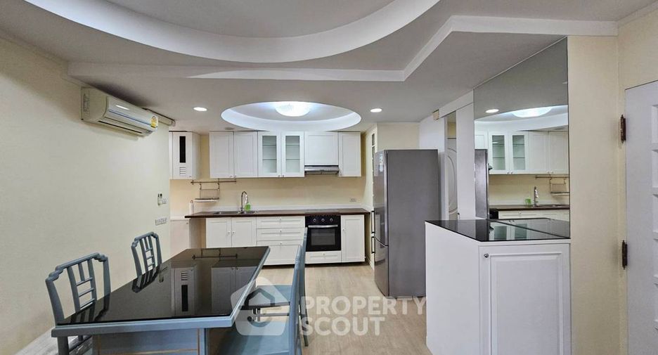 For rent 3 bedrooms condo in Watthana, Bangkok