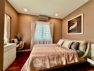 For rent 5 bedrooms house in Lat Krabang, Bangkok