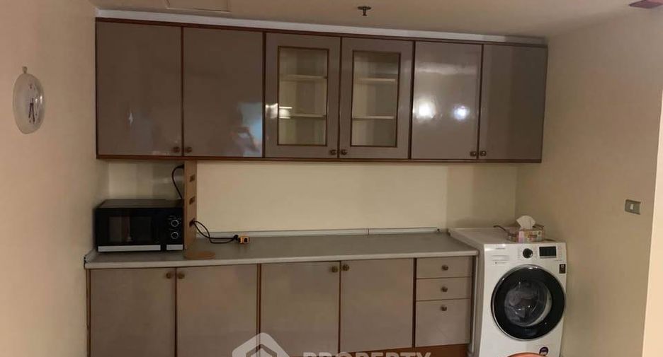 For rent 2 bedrooms condo in Khlong Toei, Bangkok