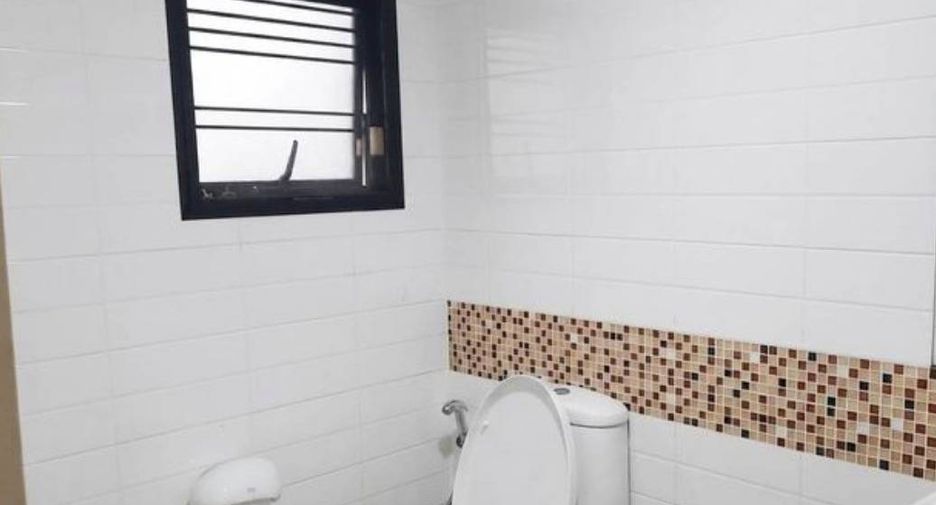 Casa en alquiler de 3 habitaciones en Prawet, Bangkok
