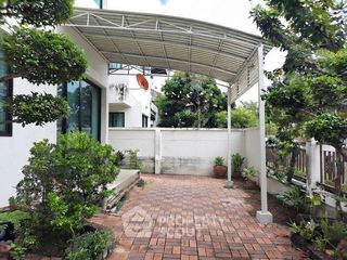 Casa en alquiler de 3 habitaciones en Prawet, Bangkok
