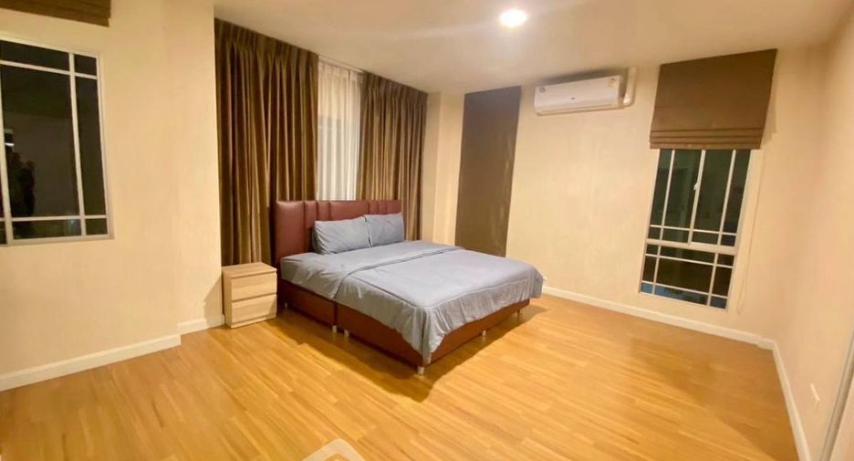 À louer 4 chambres maison à Prawet, Bangkok