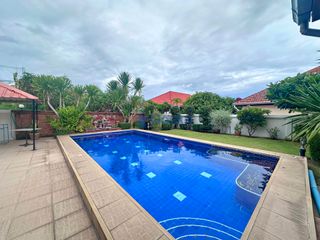 Casa en alquiler de 3 habitaciones en Bang Lamung, Chonburi