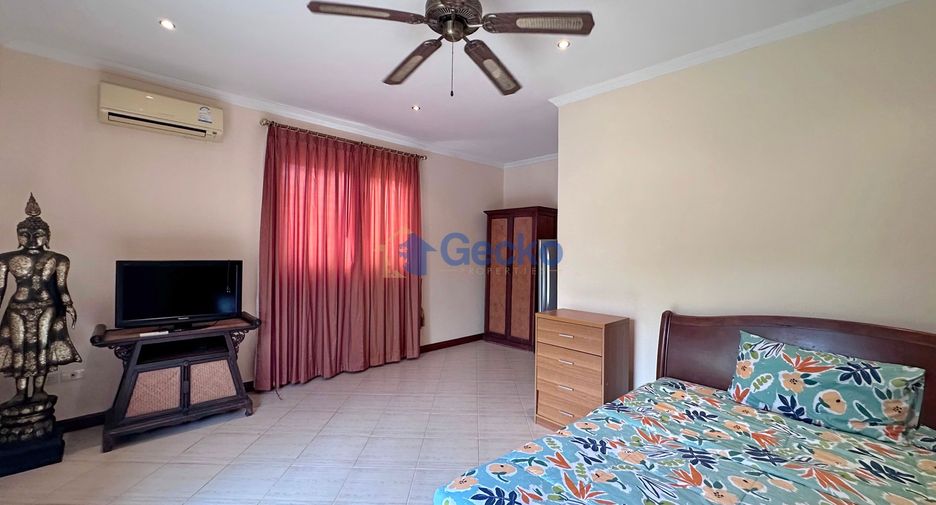Casa en alquiler de 3 habitaciones en Bang Lamung, Chonburi