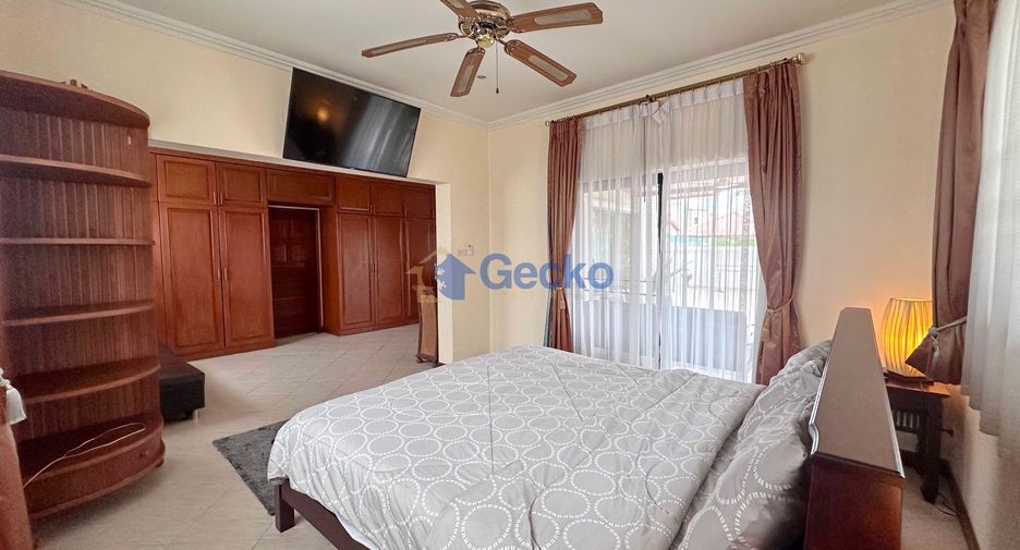 Casa en alquiler de 3 habitaciones en Bang Lamung, Chonburi