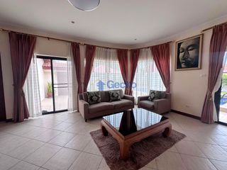 Casa en alquiler de 3 habitaciones en Bang Lamung, Chonburi