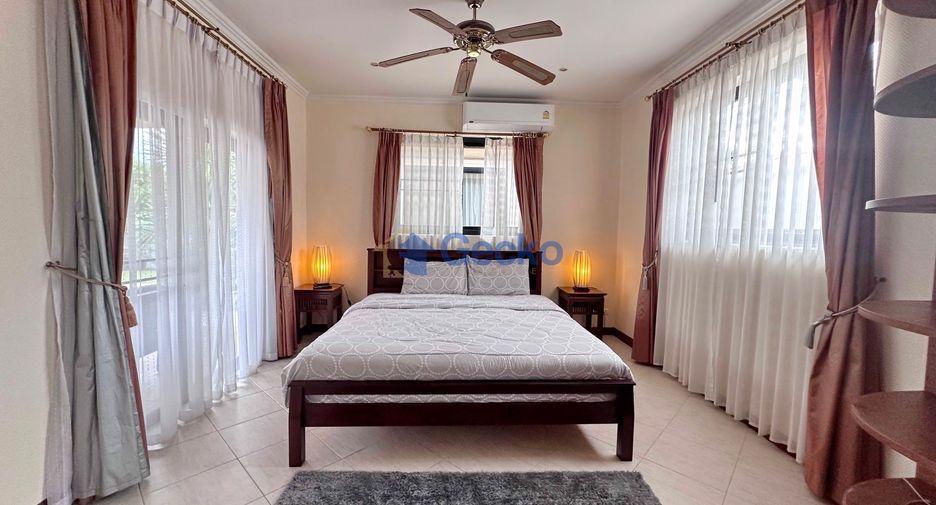 Casa en alquiler de 3 habitaciones en Bang Lamung, Chonburi