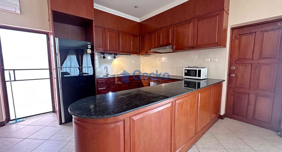 Casa en alquiler de 3 habitaciones en Bang Lamung, Chonburi