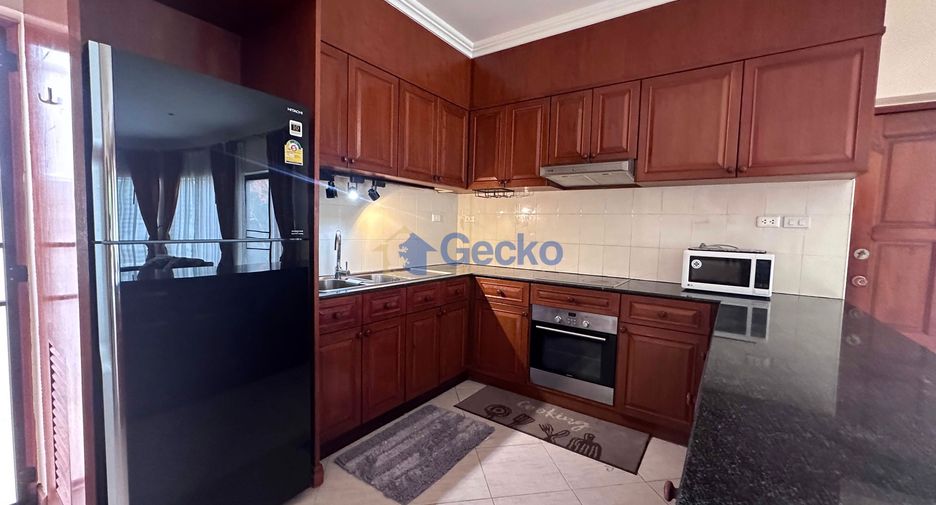 Casa en alquiler de 3 habitaciones en Bang Lamung, Chonburi