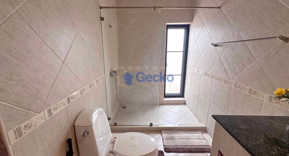 Casa en alquiler de 3 habitaciones en Bang Lamung, Chonburi