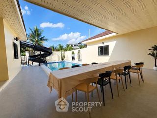 Casa en alquiler de 3 habitaciones en Bang Lamung, Chonburi