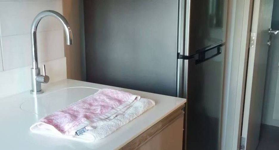 Wohnung zur Miete mit 1 Zimmer in Bang Rak, Bangkok