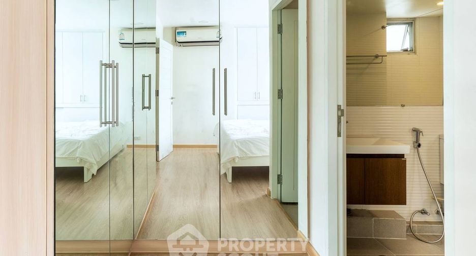 For rent 2 bedrooms condo in Watthana, Bangkok