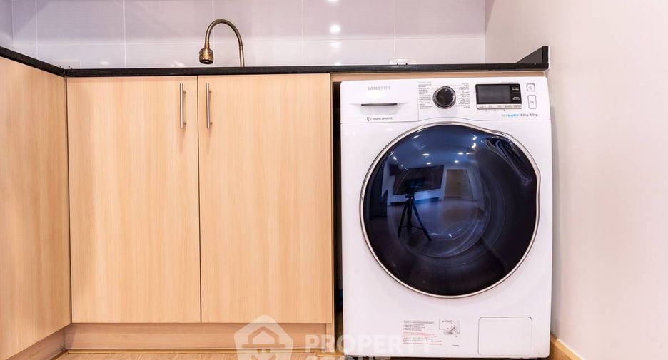 For rent 2 bedrooms condo in Watthana, Bangkok