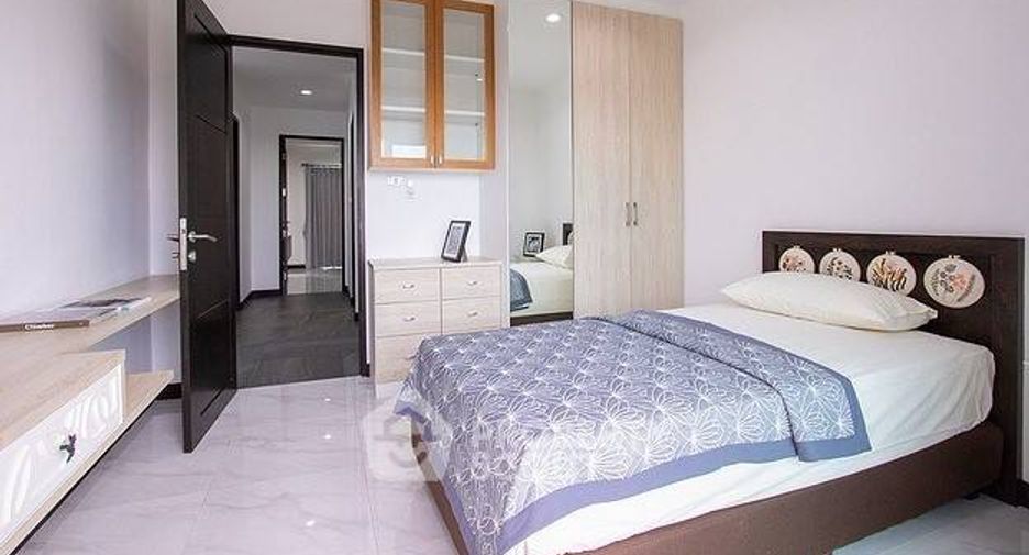 À louer 3 chambres appartement à Bang Na, Bangkok