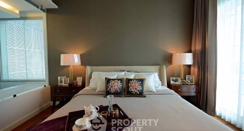 For rent 2 bedrooms condo in Pathum Wan, Bangkok