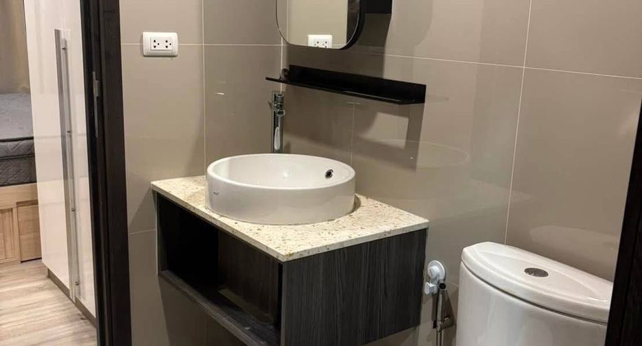 For rent 1 bed condo in Huai Khwang, Bangkok