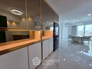 For rent 2 bedrooms condo in Yan Nawa, Bangkok