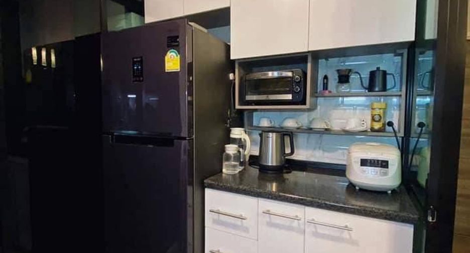 For rent 2 bedrooms condo in Bang Na, Bangkok