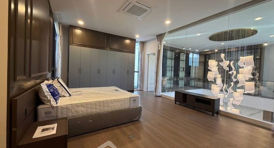 For rent 5 bedrooms house in Saphan Sung, Bangkok
