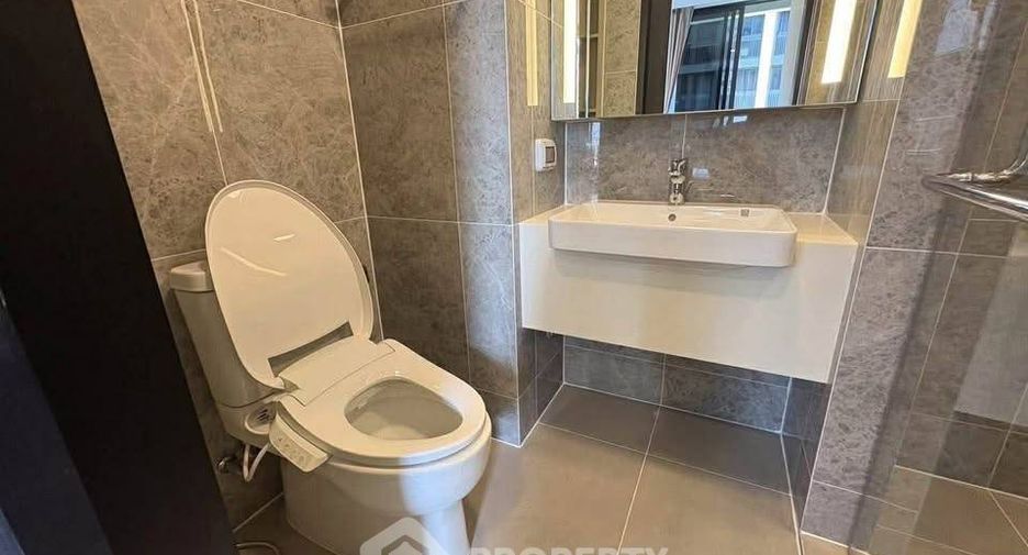 For rent 1 bed condo in Phaya Thai, Bangkok