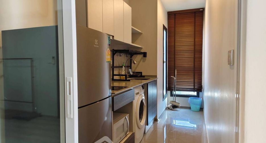 Condo en alquiler de 2 habitaciones en Huai Khwang, Bangkok
