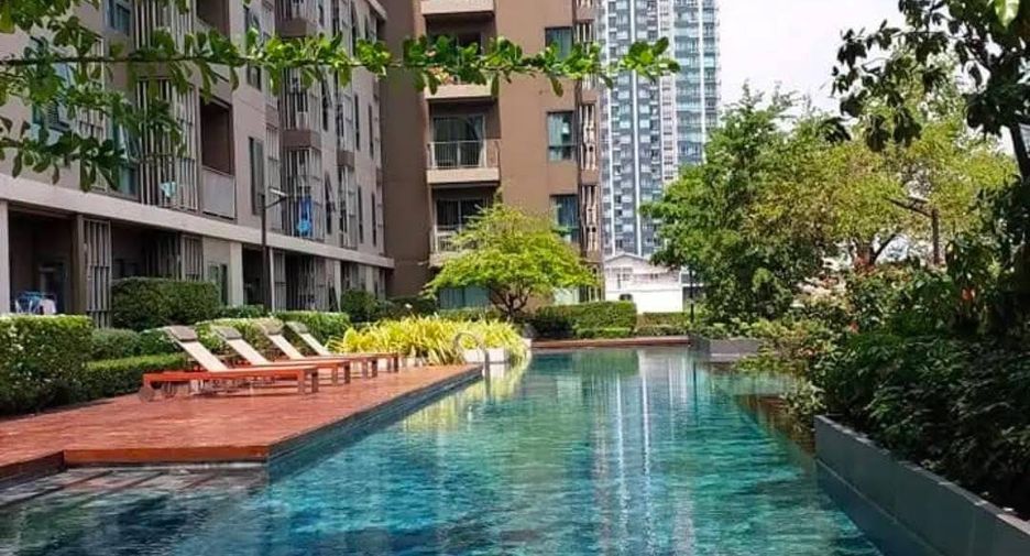 Condo en alquiler de 2 habitaciones en Huai Khwang, Bangkok