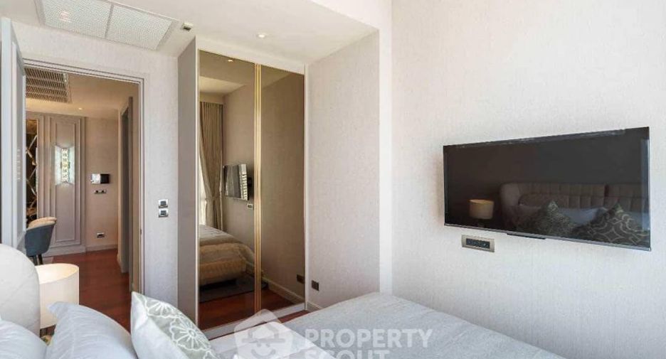 For rent 2 bedrooms condo in Watthana, Bangkok