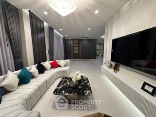 出租 5 卧室 独立屋 在 Lat Krabang, 曼谷