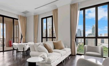 For rent 2 bedrooms condo in Pathum Wan, Bangkok