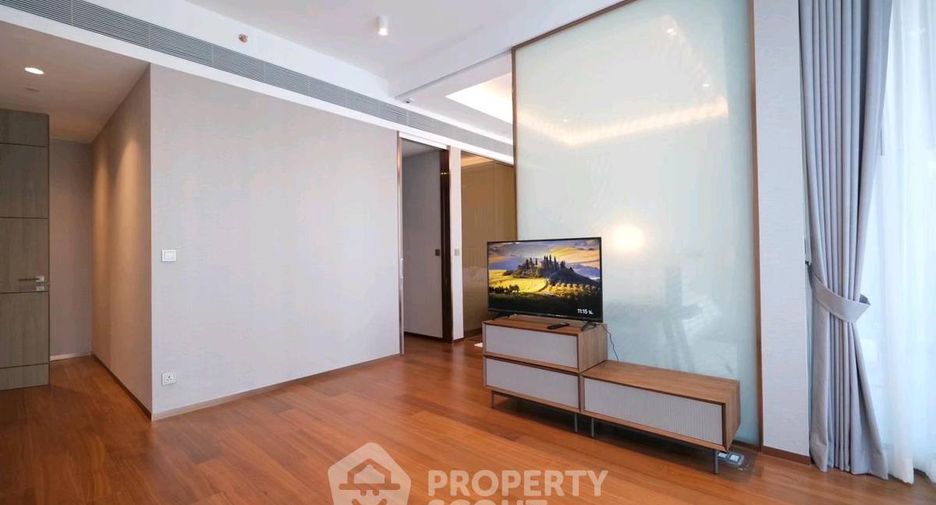 For rent 3 bedrooms condo in Khlong Toei, Bangkok