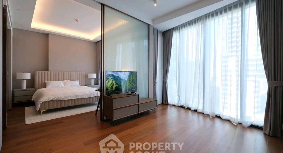 For rent 3 bedrooms condo in Khlong Toei, Bangkok