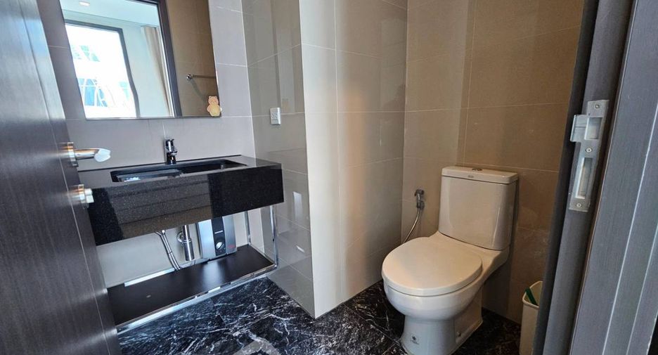 Condo en alquiler de 1 habitaciones en Khlong Toei, Bangkok