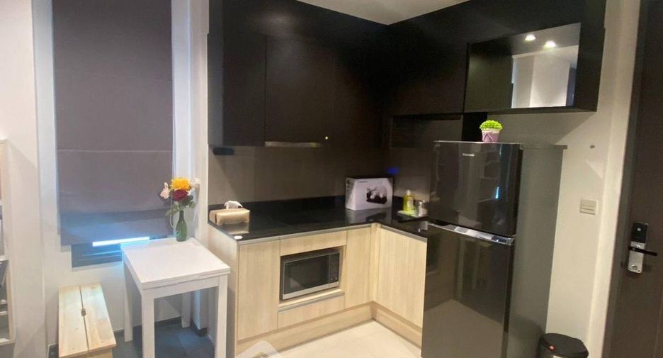 Condo en alquiler de 1 habitaciones en Khlong Toei, Bangkok
