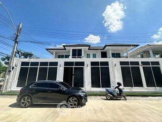 Casa en alquiler de 10 habitaciones en Sai Mai, Bangkok