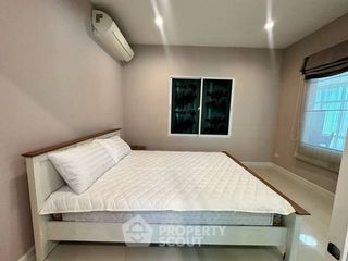 Casa en alquiler de 10 habitaciones en Sai Mai, Bangkok