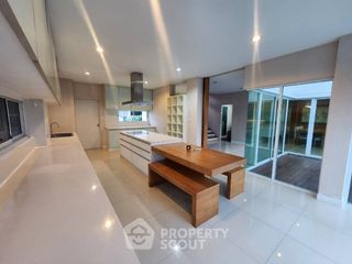 Haus zur Miete mit 3 Zimmer in Prawet, Bangkok